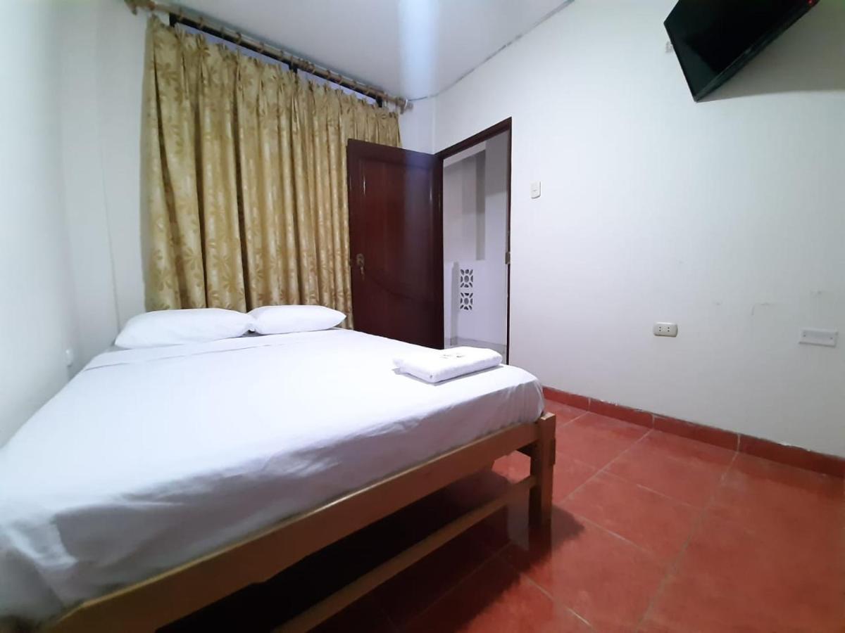 Guest House Tumbes Bagian luar foto