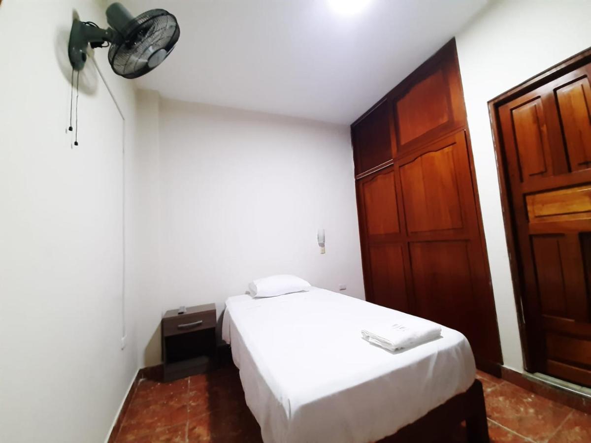Guest House Tumbes Bagian luar foto