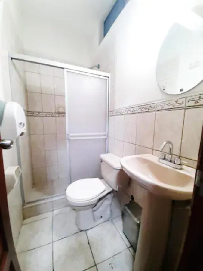 Guest House Tumbes Bagian luar foto