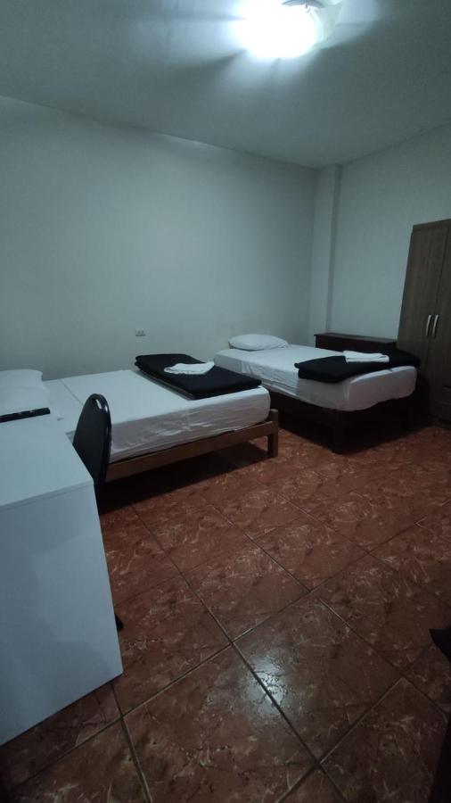 Guest House Tumbes Bagian luar foto