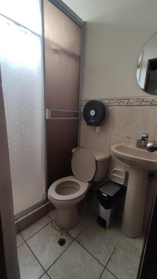Guest House Tumbes Bagian luar foto