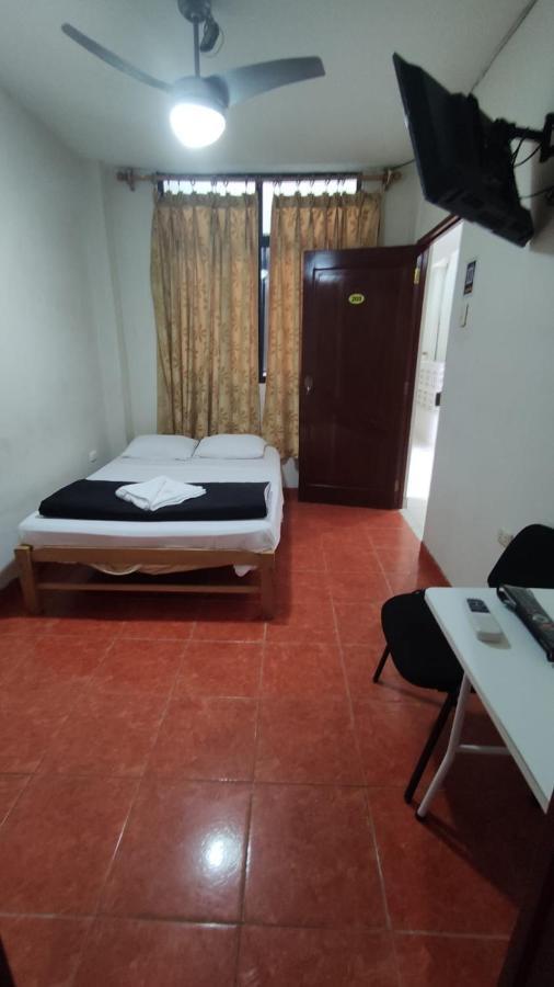 Guest House Tumbes Bagian luar foto