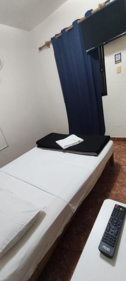 Guest House Tumbes Bagian luar foto