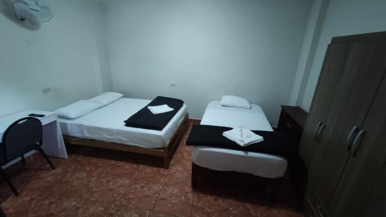 Guest House Tumbes Bagian luar foto